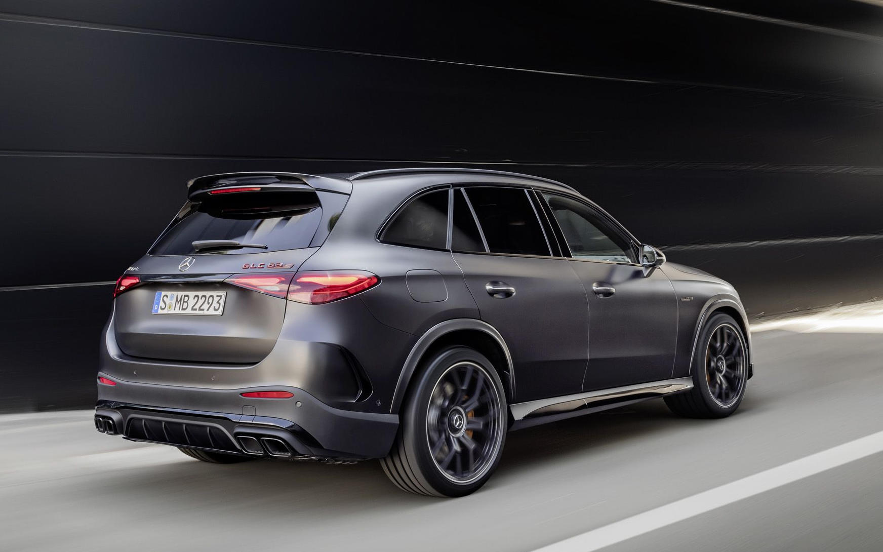 2024-mercedes-amg-glc63-10.jpg