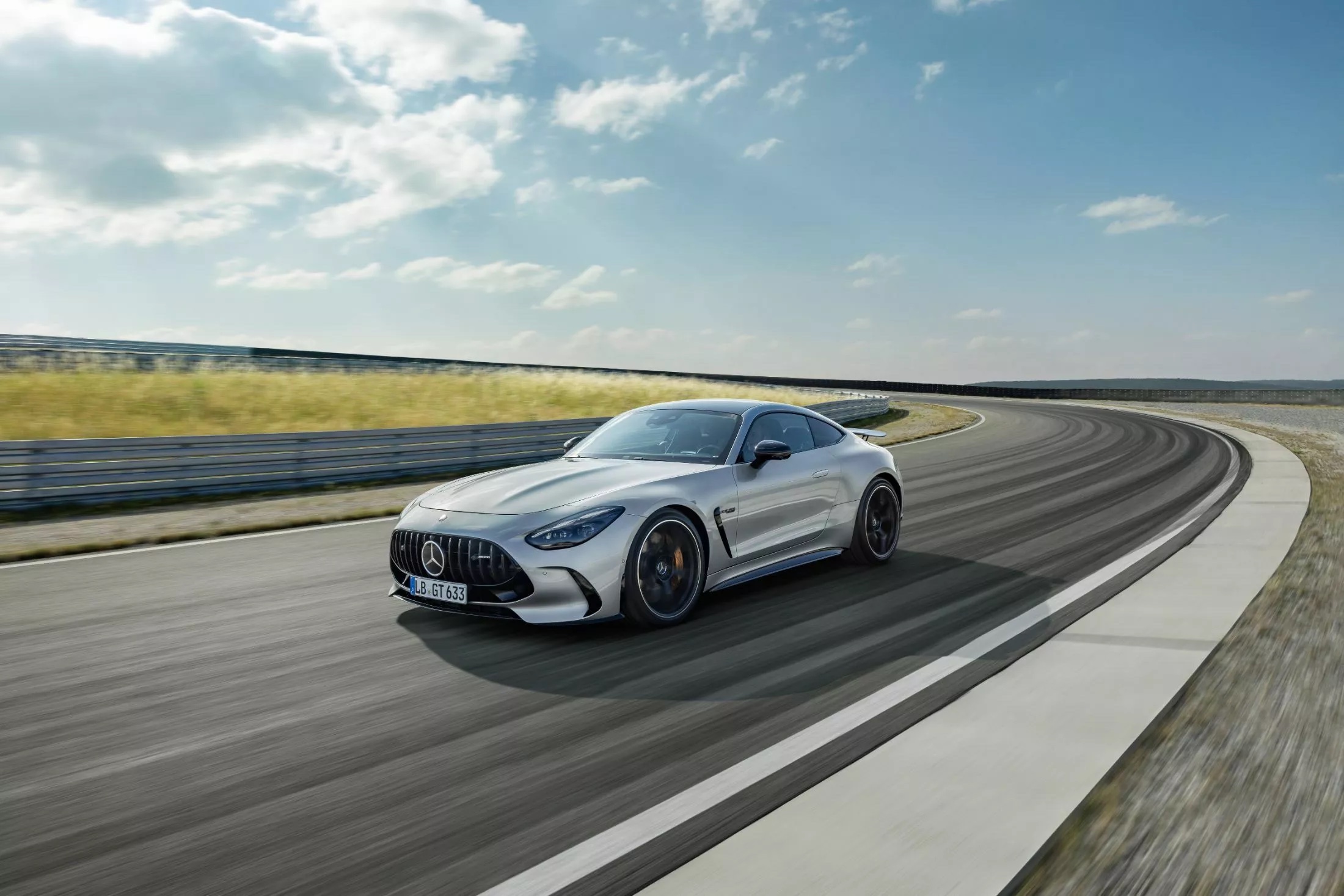 2024-Mercedes-AMG-GT-16.jpeg