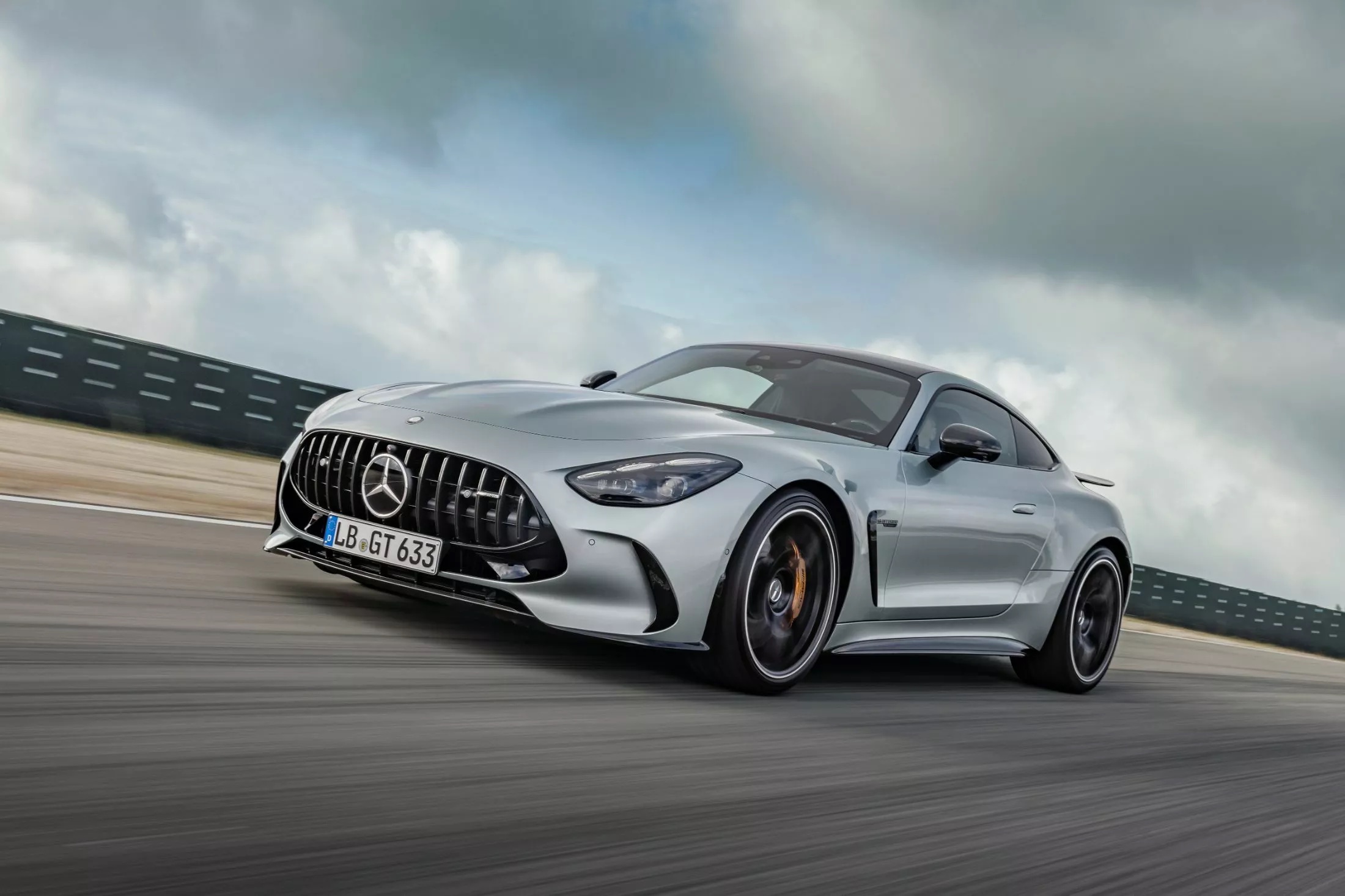 2024-Mercedes-AMG-GT-18.jpeg