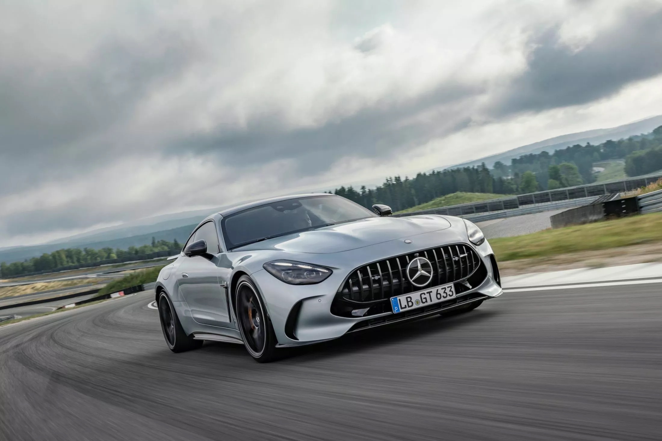 2024-Mercedes-AMG-GT-24.jpeg