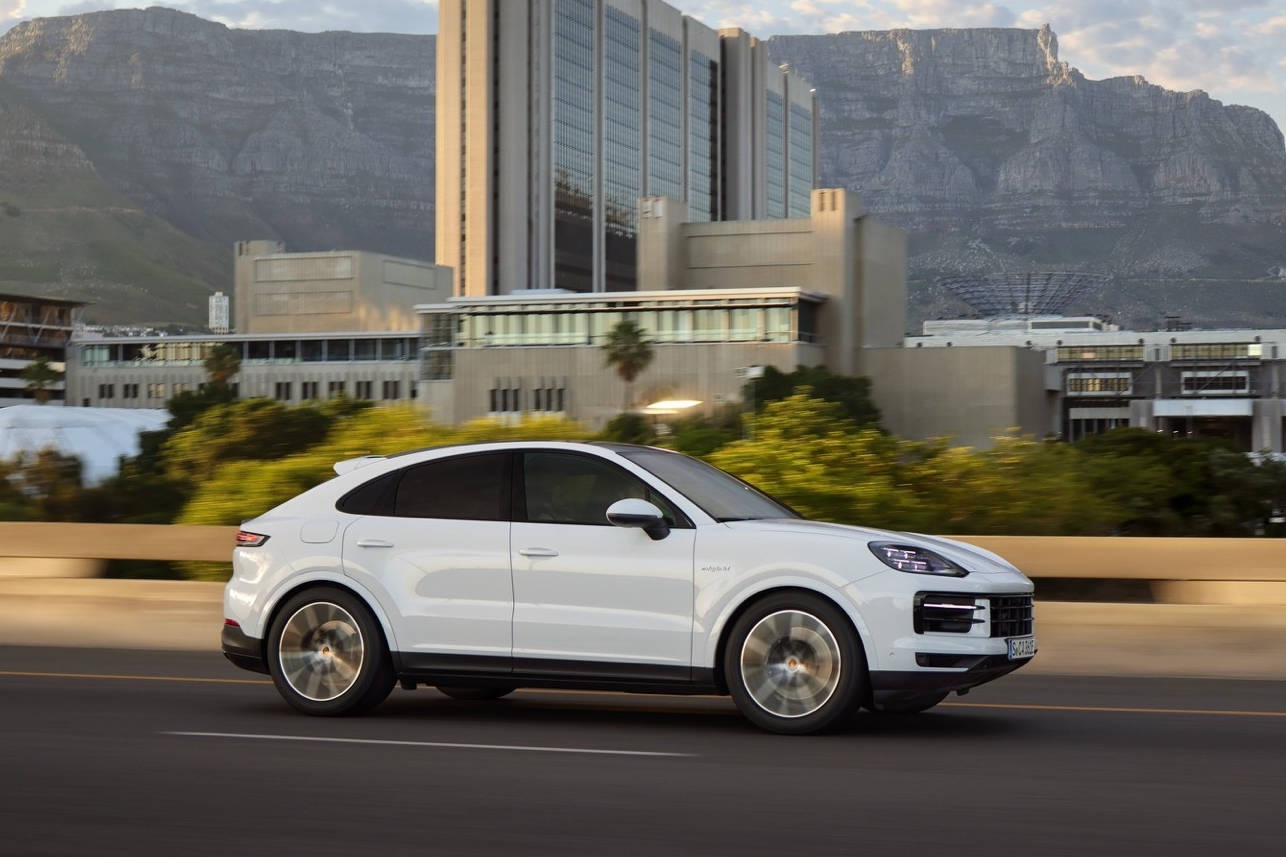 2024-Porsche-Cayenne-01.jpg