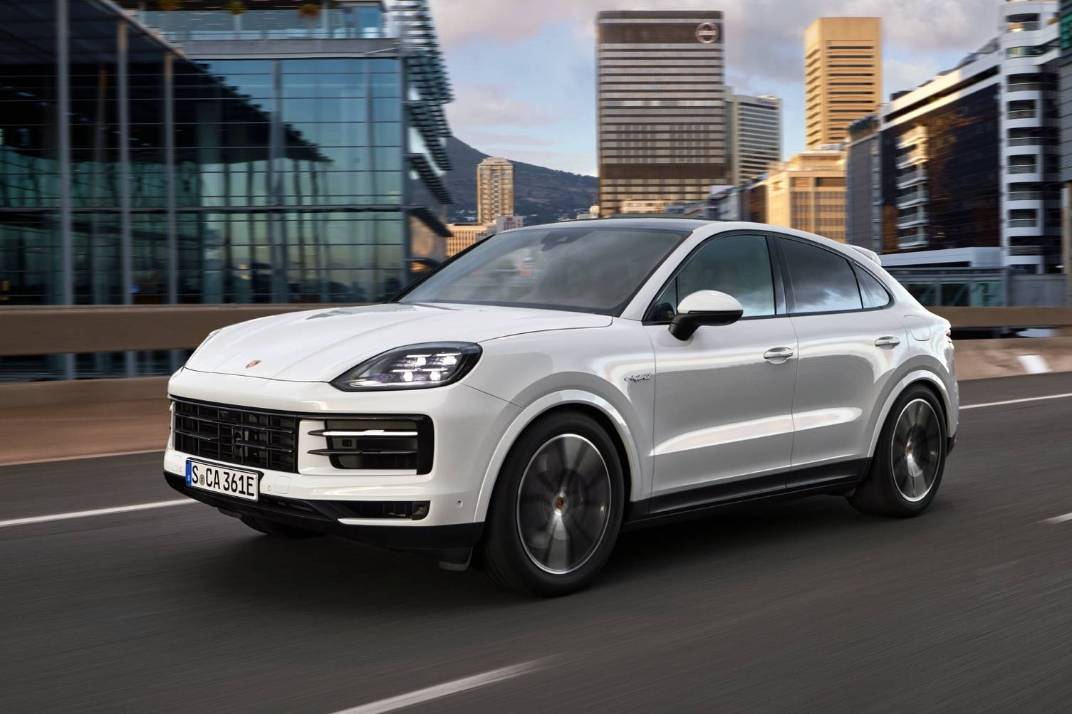 2024-Porsche-Cayenne-02.jpg