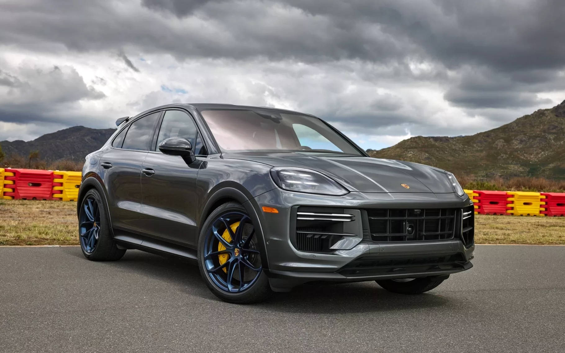 2024-Porsche-Cayenne-06.jpg