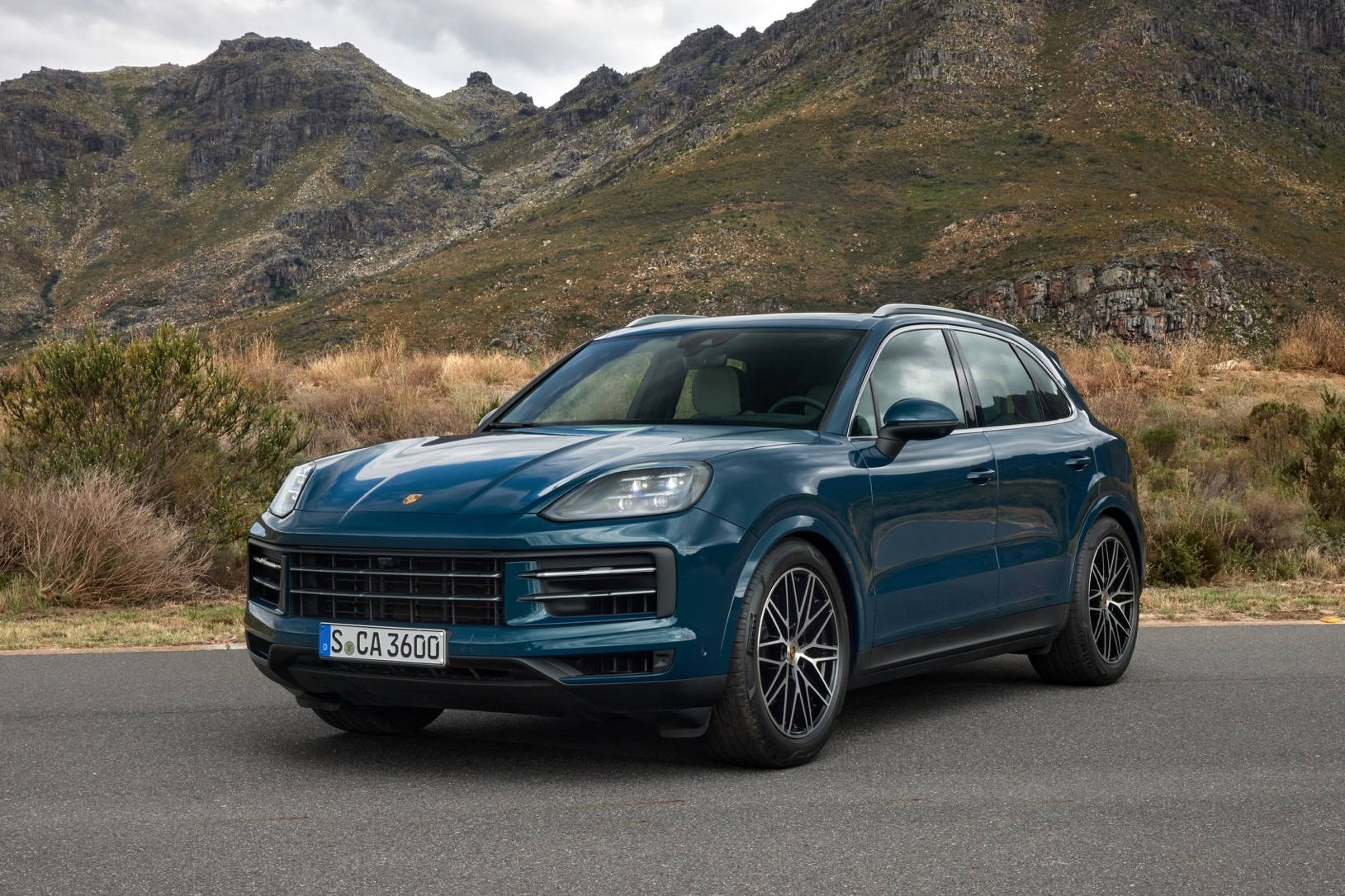 2024-Porsche-Cayenne-26.jpg