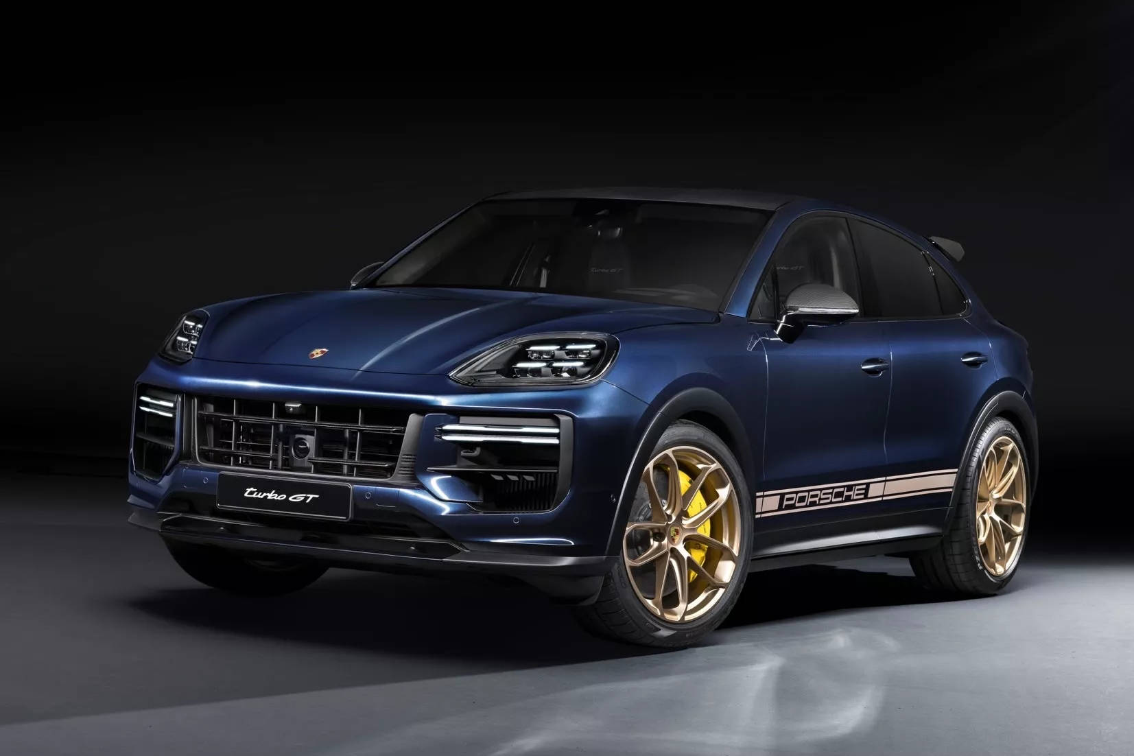 2024-Porsche-Cayenne-50.jpg