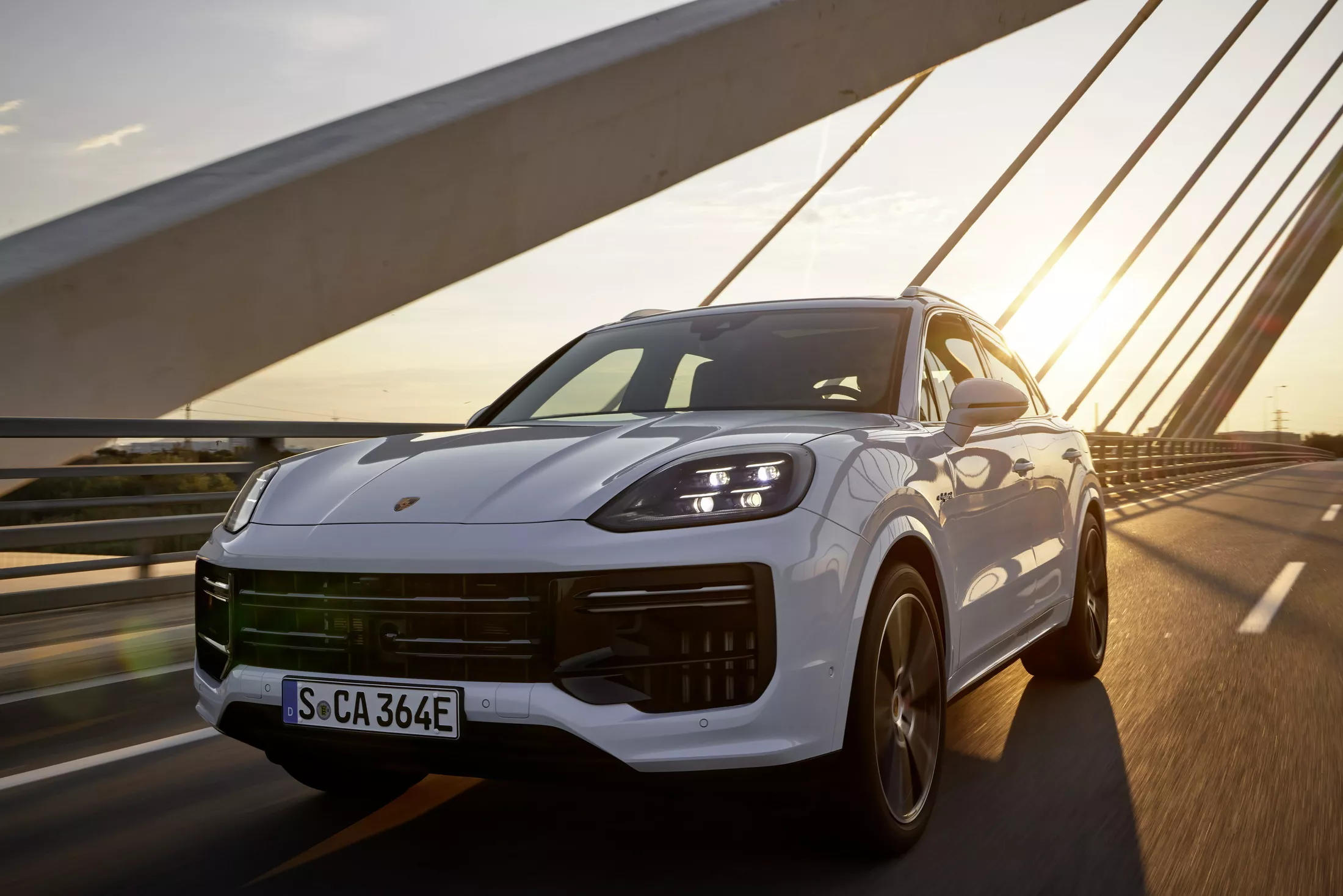 2024-Porsche-Cayenne-Turbo-E-Hybrid-8.jpg