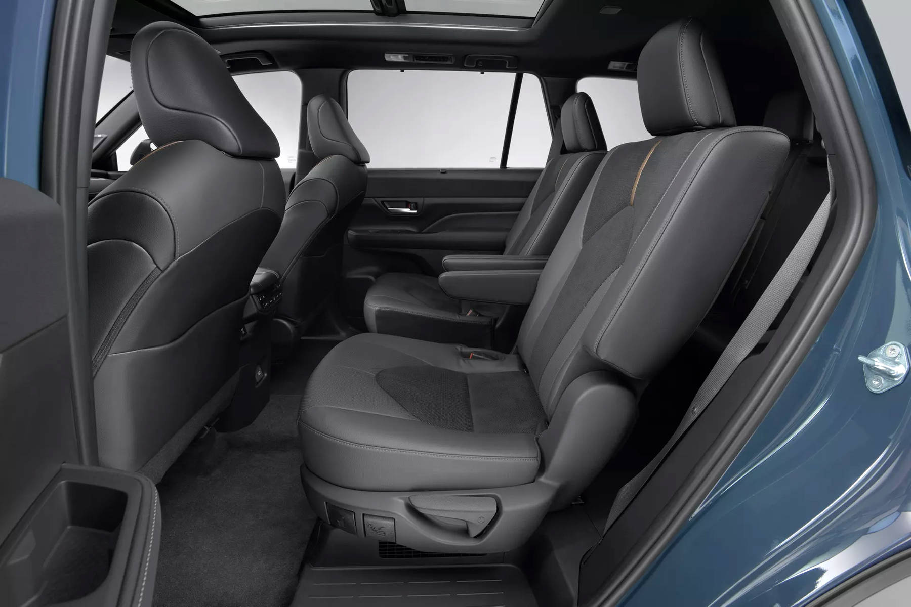 2024-Toyota-Grand-Highlander-14.jpg