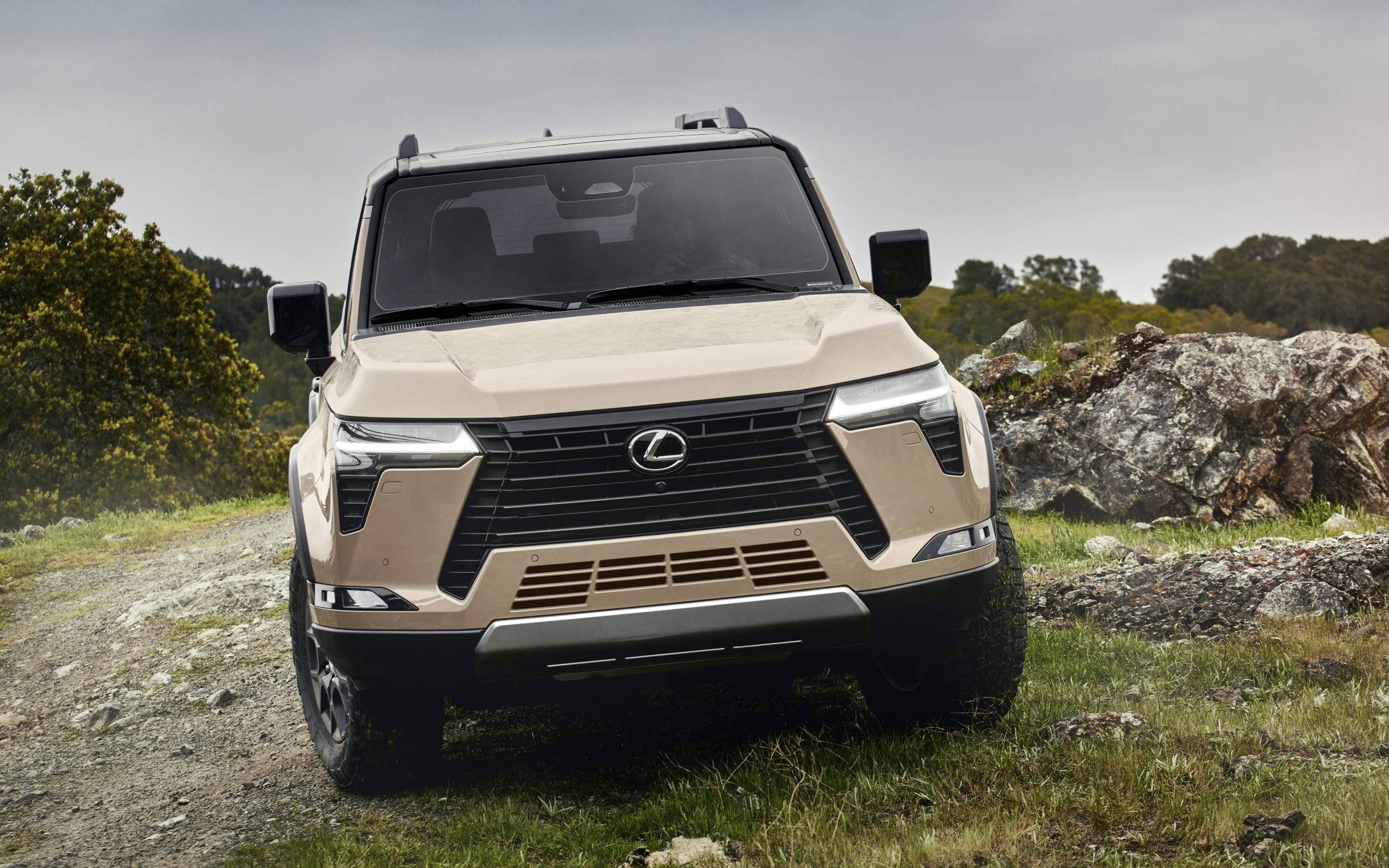 2024_lexus_gx_overtrail_05.jpg