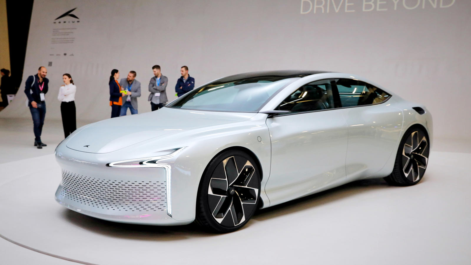 2025-Hopium-Machina-Paris-Motor-Show-28.jpg