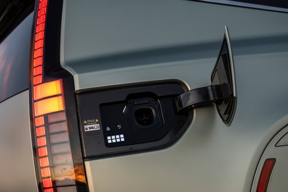 2025-hyundai-ioniq-9-exterior-detail-112-673504e475e67.jpg