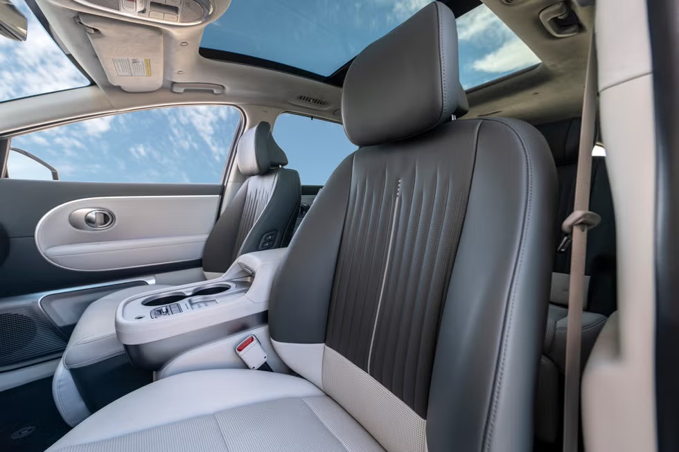 2025-hyundai-ioniq-9-interior-126-673505eb7ab9b.jpg