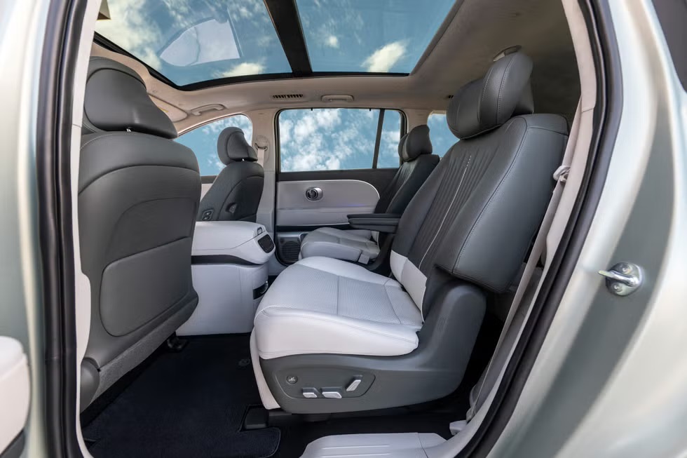 2025-hyundai-ioniq-9-interior-127-673505ecb43ac.jpg