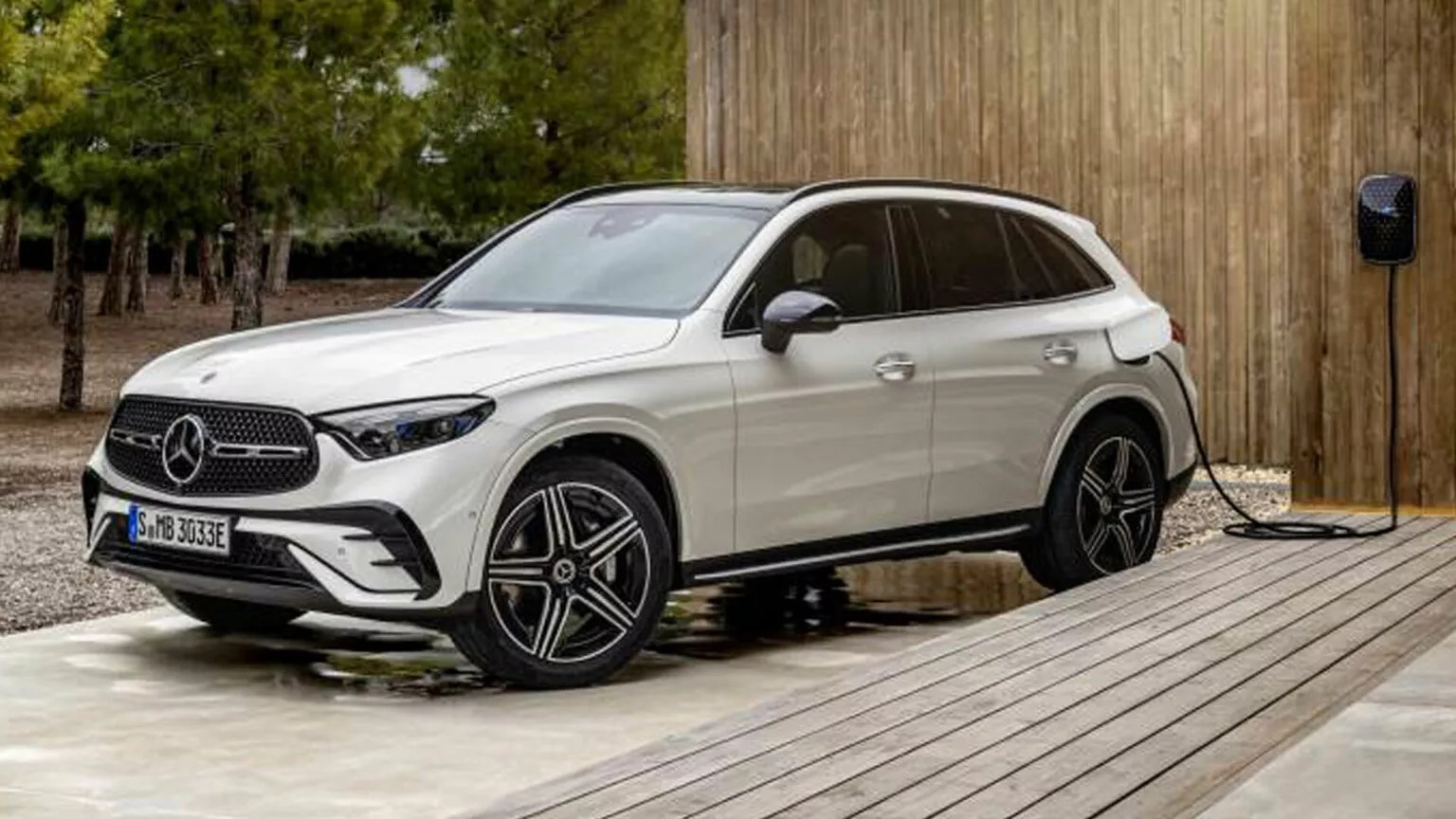 2025-Mercedes-GLC-PHEV-1536x864.jpeg