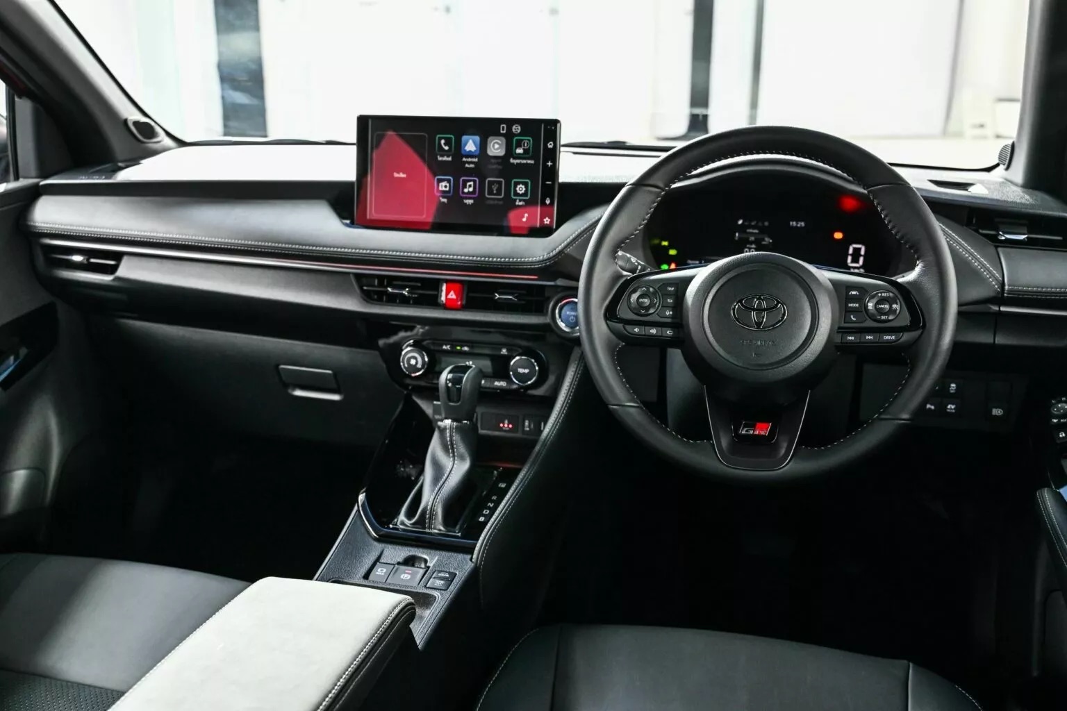 2025-Toyota-Yaris-Ativ-HEV-GR-Sport-26-1536x1024.jpeg