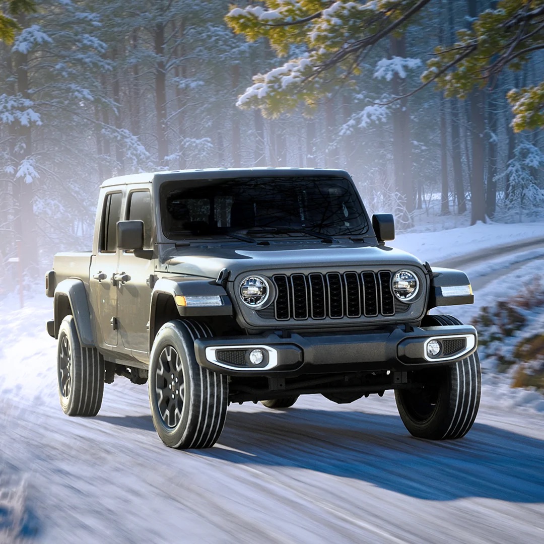 2026-jeep-gladiator-sahara.jpeg