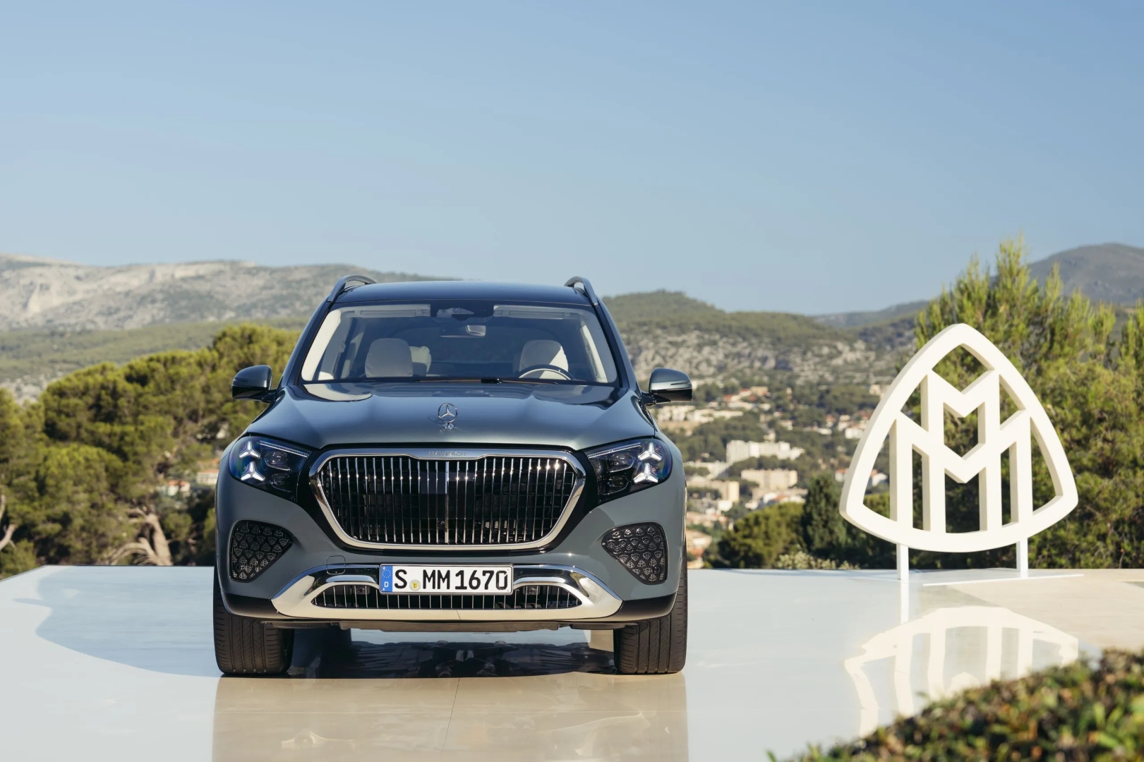 2026-Mercedes-Maybach-GLS-680-03 (Large).jpeg