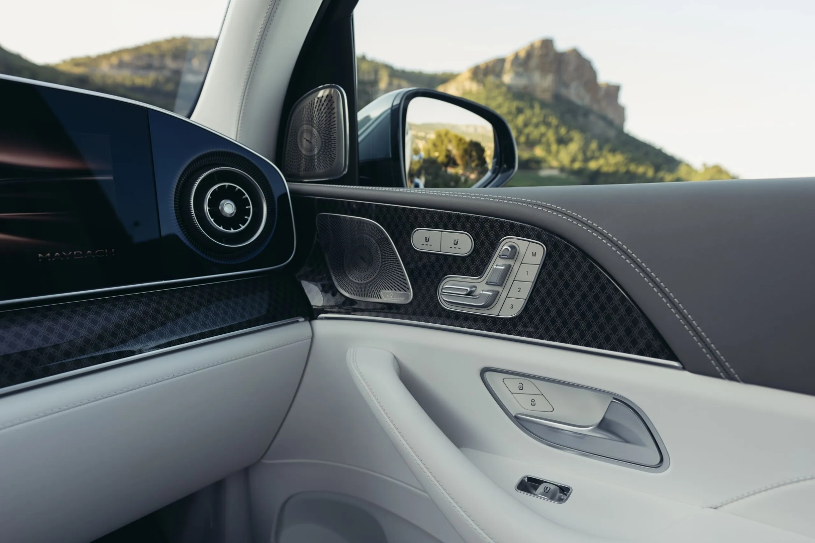 2026-Mercedes-Maybach-GLS-680-20 (Large).jpeg