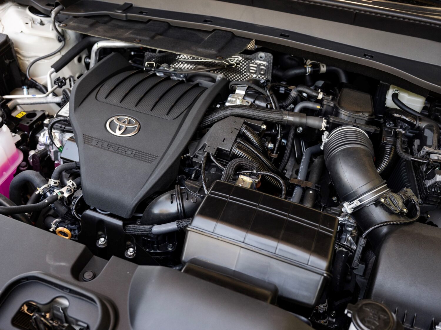 2026-Toyota-Grand-Highlander-2.4L-Turbo-1500x1125.jpg