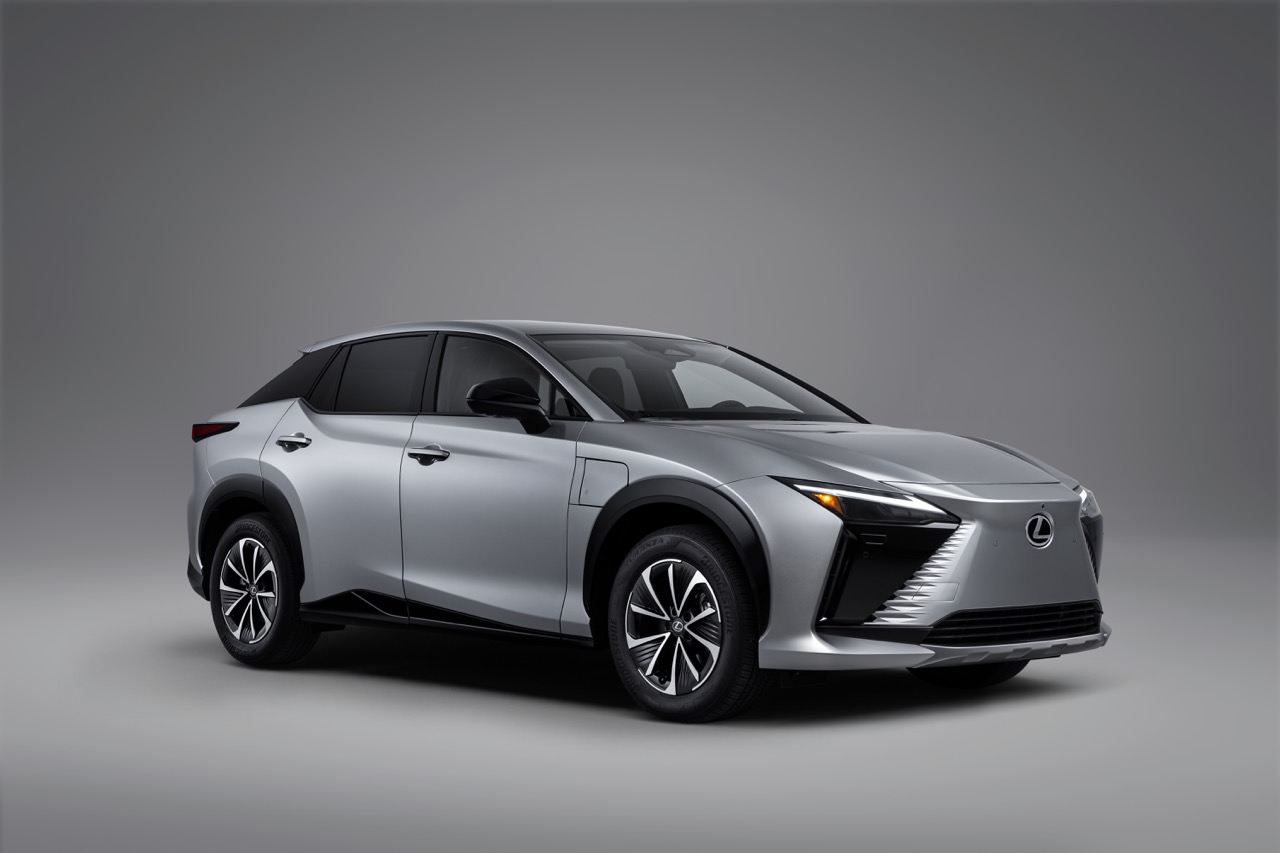 2026_Lexus_RZ_350e_04 Large.jpeg