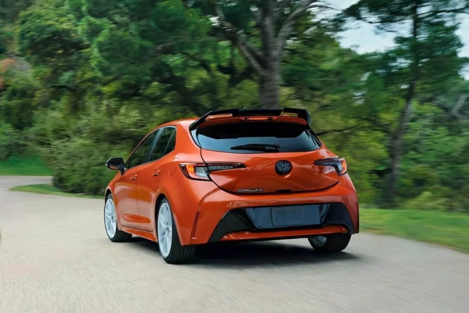 2026_Toyota_Corolla_Hatchback_FX_anh- (1).jpeg