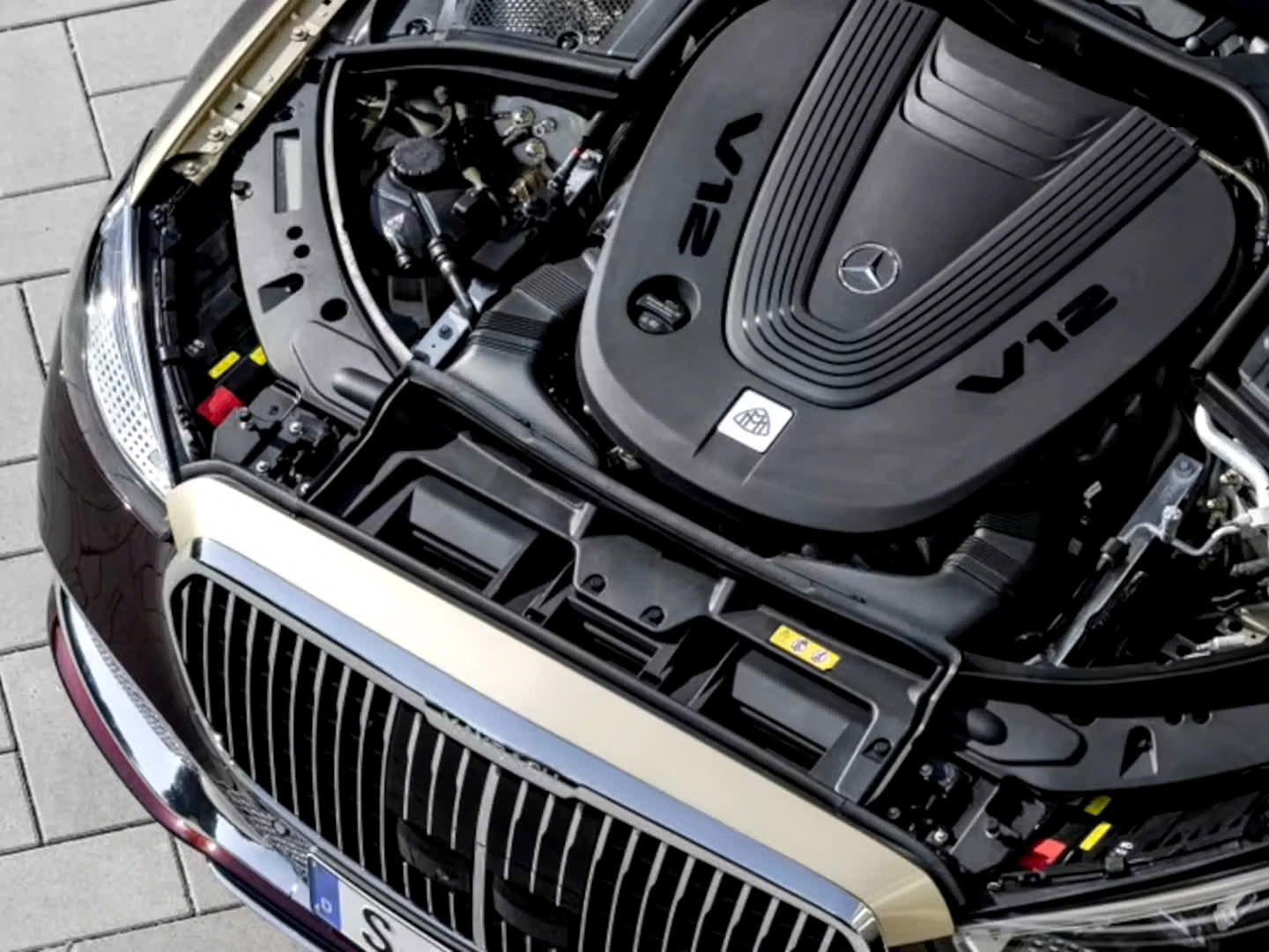 2027-mercedes-maybach-s680-engine-bay.jpg