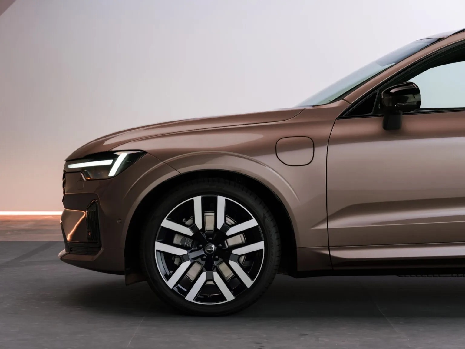 2027-Volvo-XC90-PHEV-00024-1536x1152.jpeg