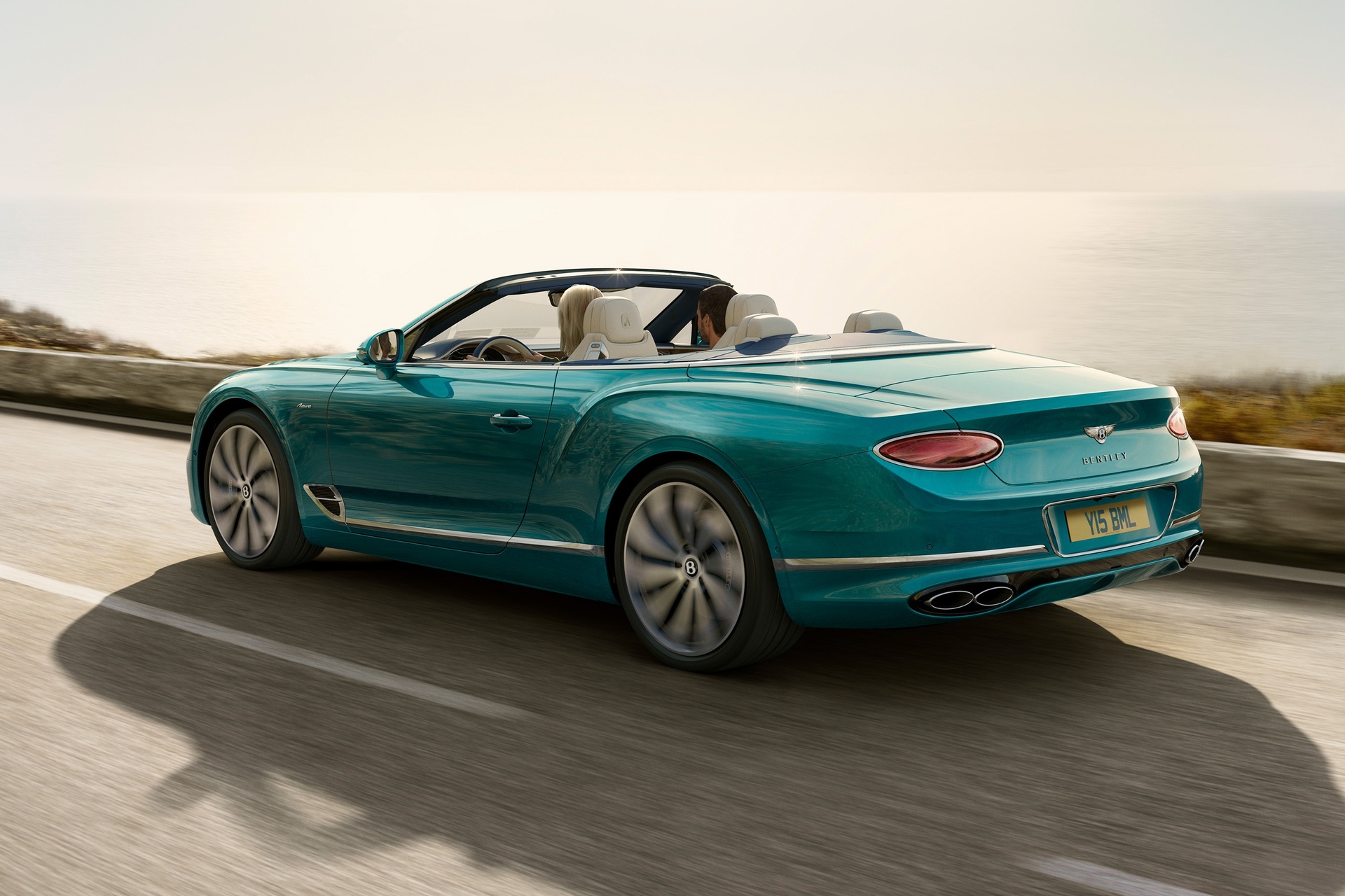 24MY_Continental_GTC_Azure_2.jpg