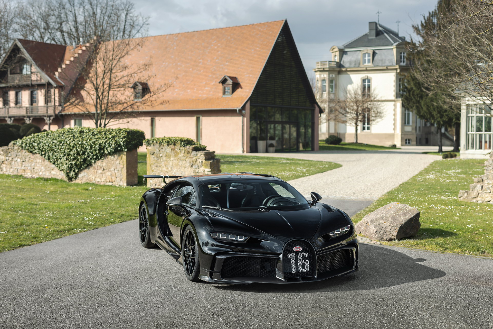300th Bugatti Chiron (13).jpg