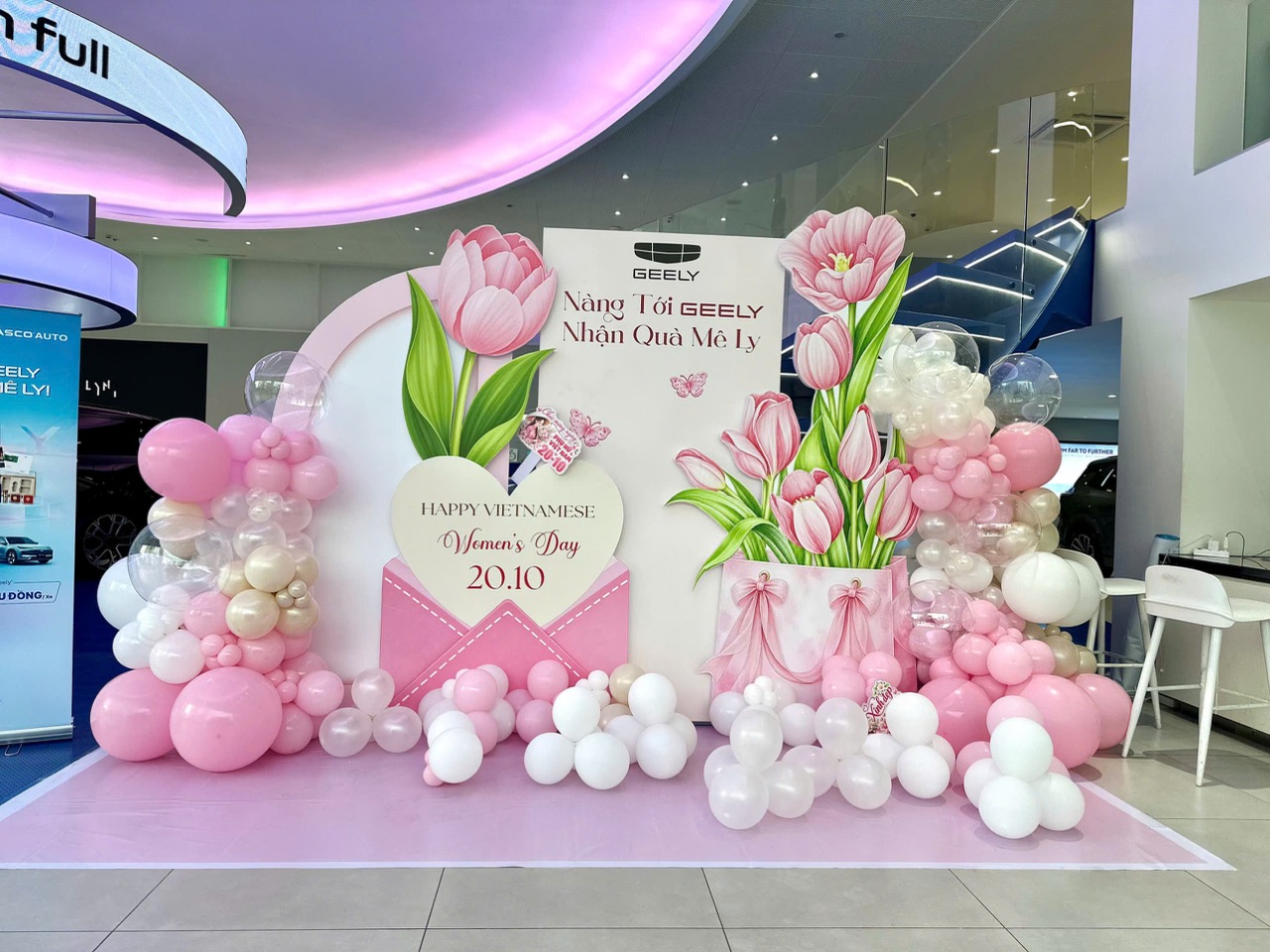 4. Hình ảnh tại Showroom Geely Nguyễn Văn Trỗi Large.jpeg