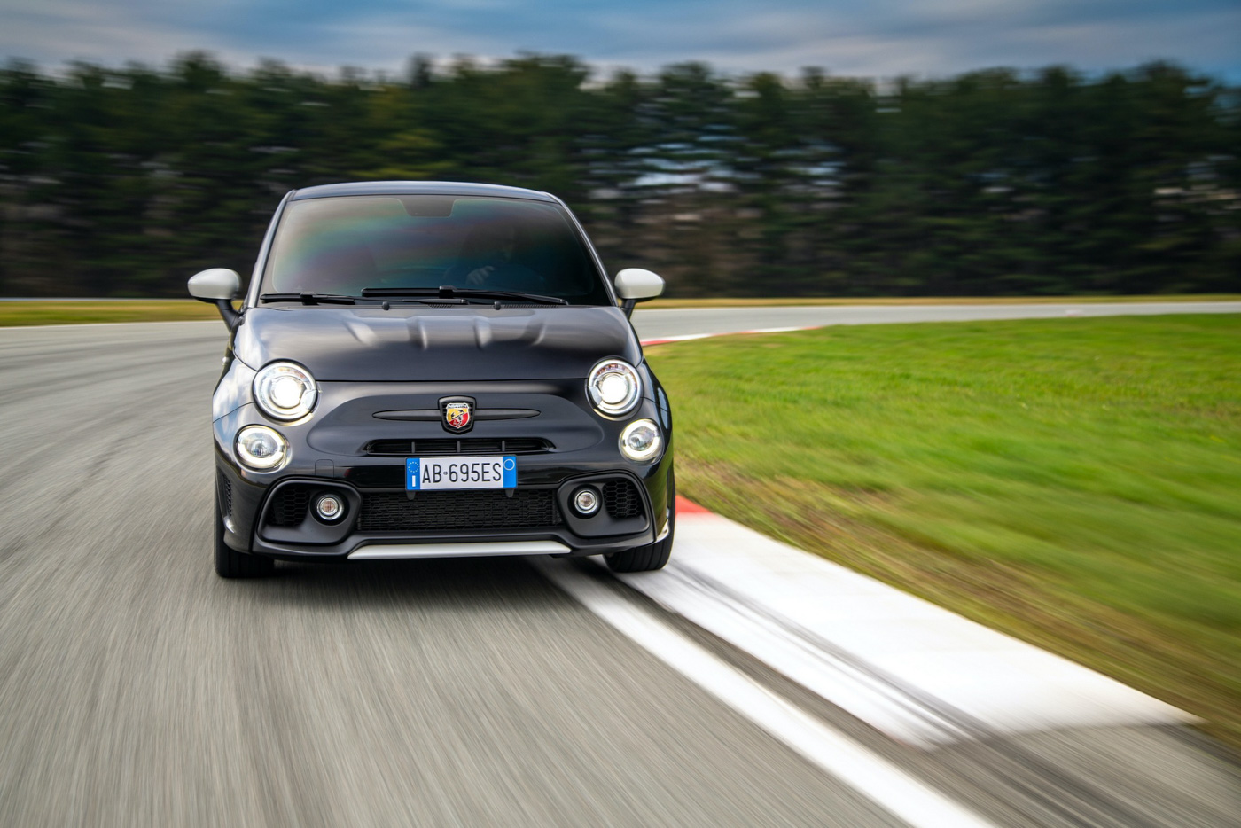 Abarth 695 (10).JPG