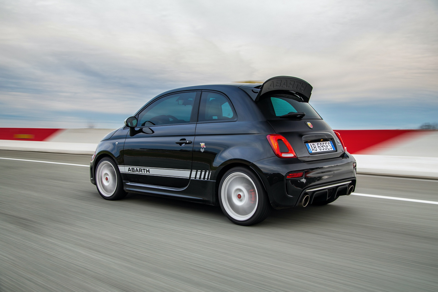Abarth 695 (11).JPG