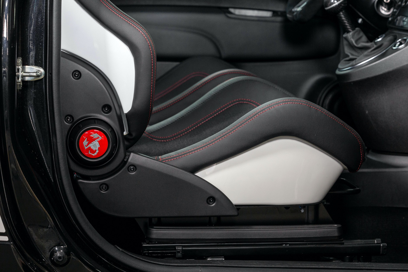 Abarth 695 (3).JPG