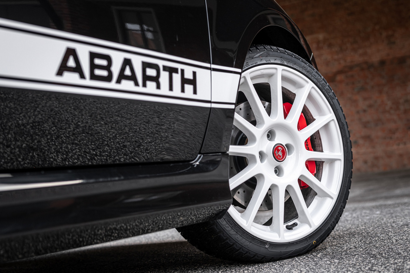 Abarth 695 (6).JPG