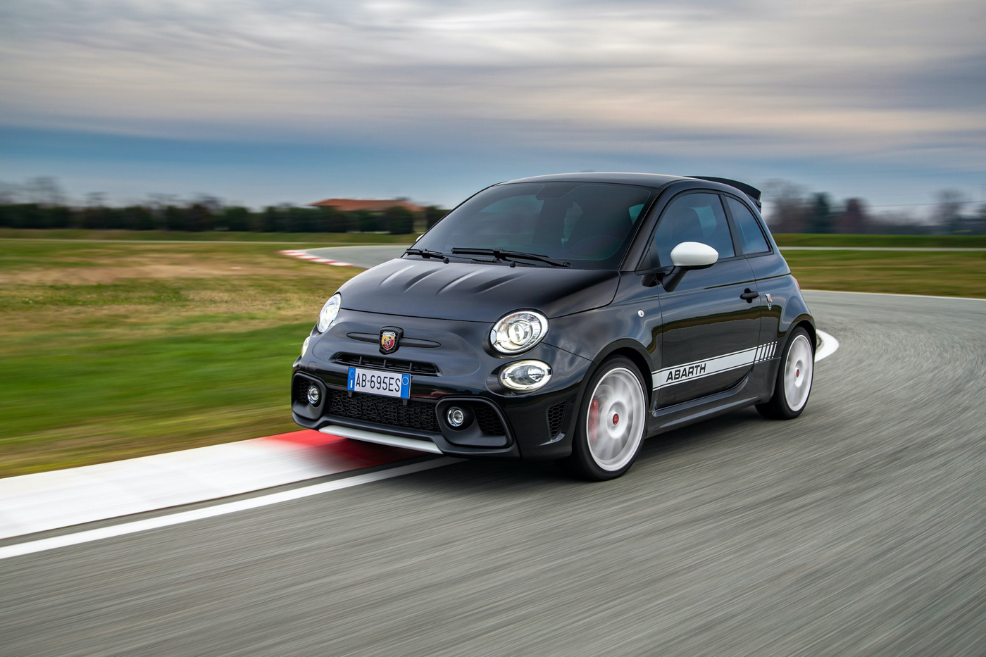 Abarth 695 (9).JPG