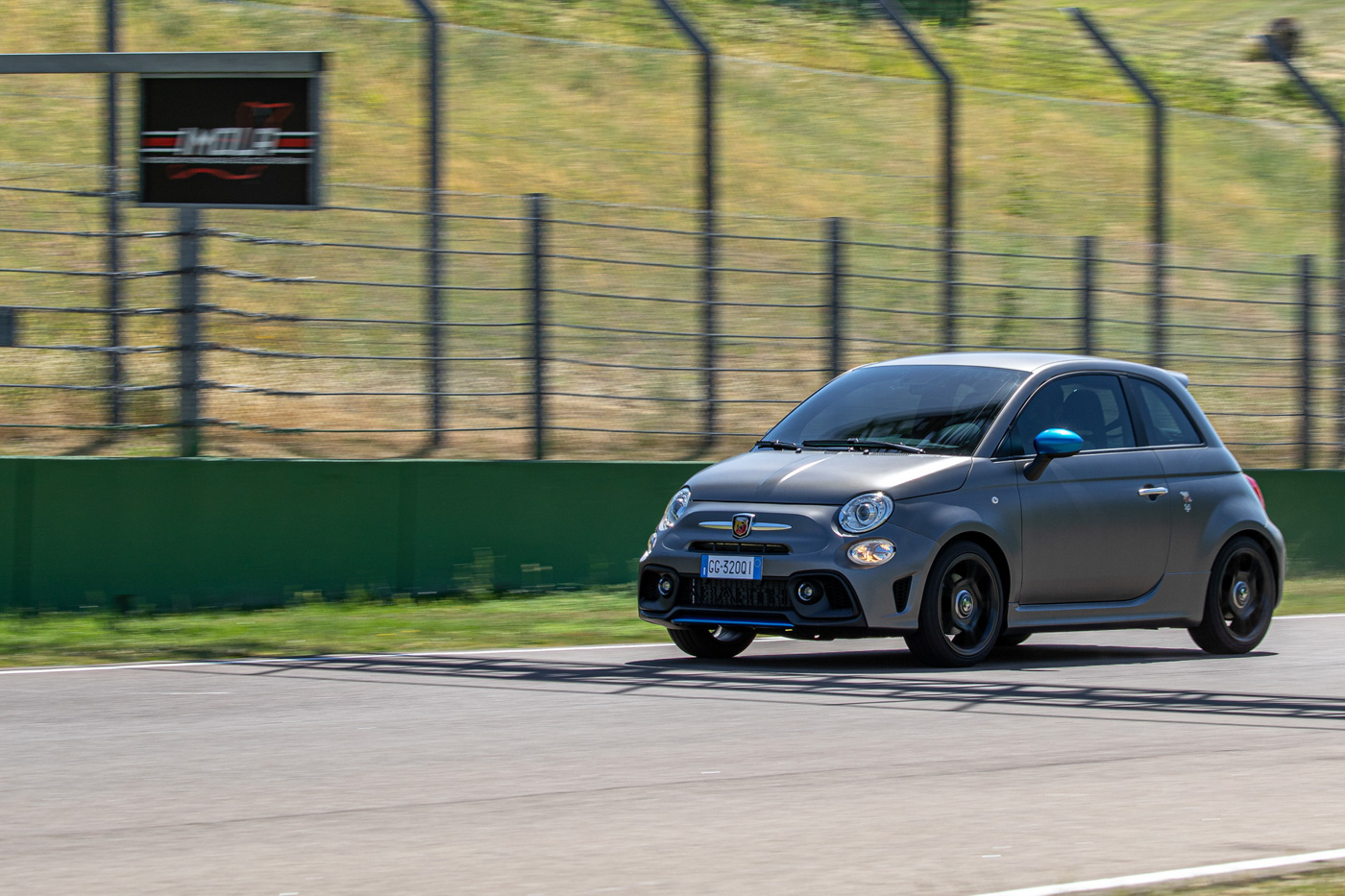 Abarth F595 (12).JPG