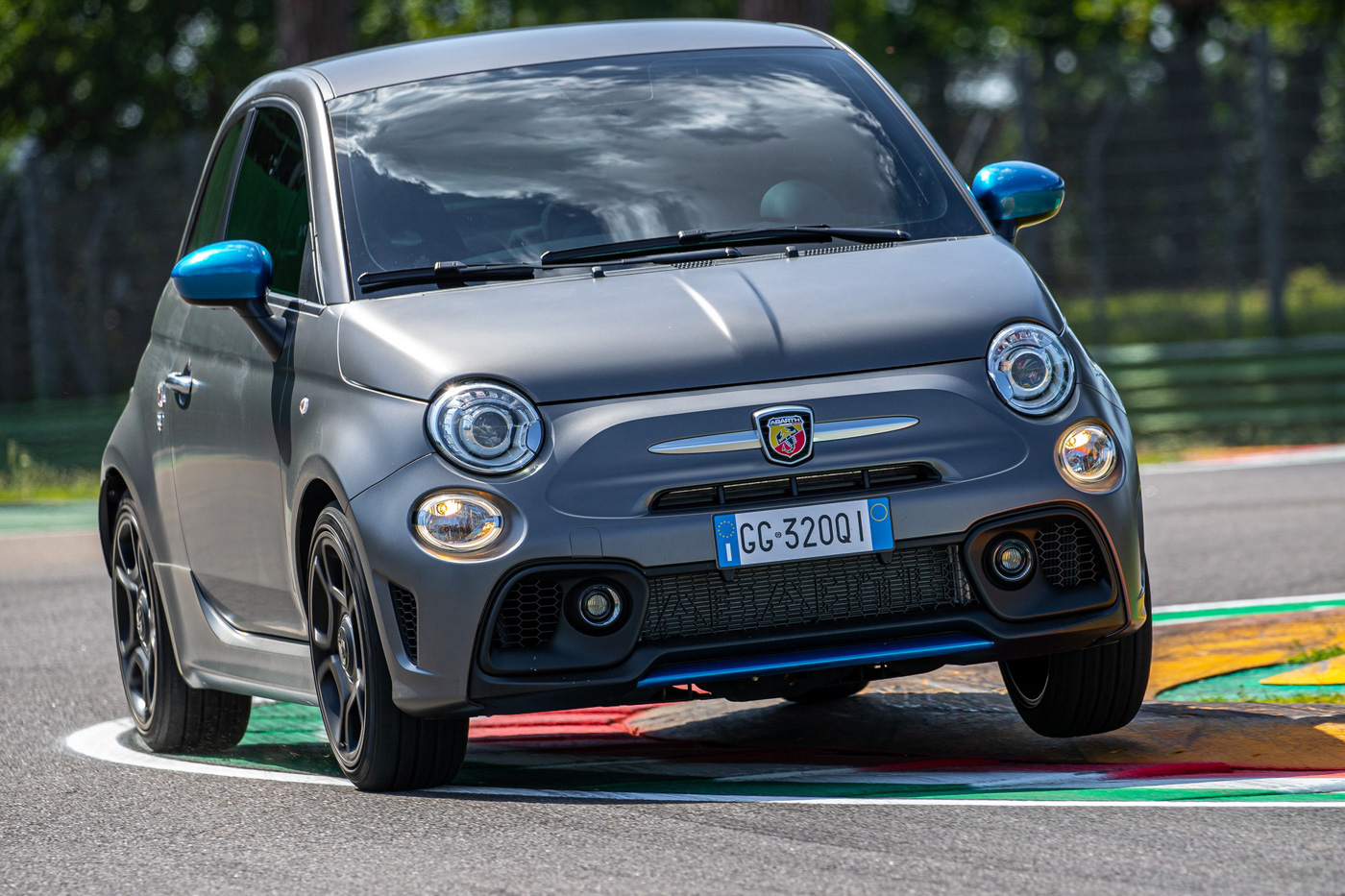 Abarth F595 (18).JPG