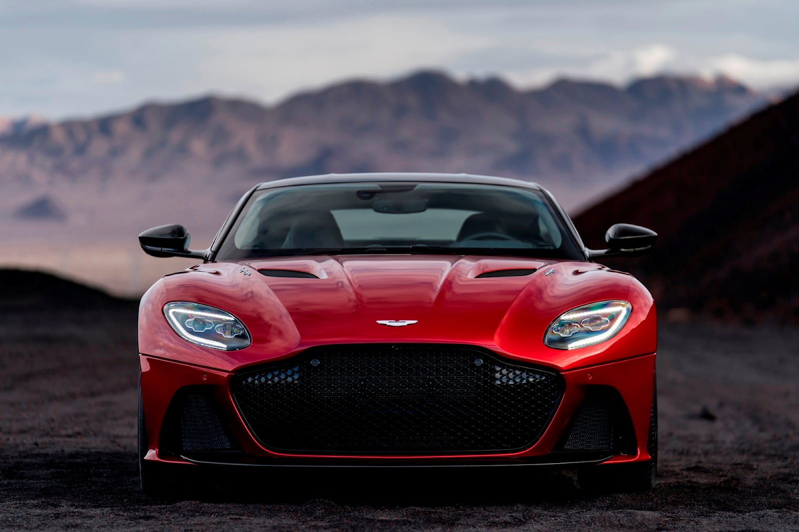 Aston Martin (1).jpg