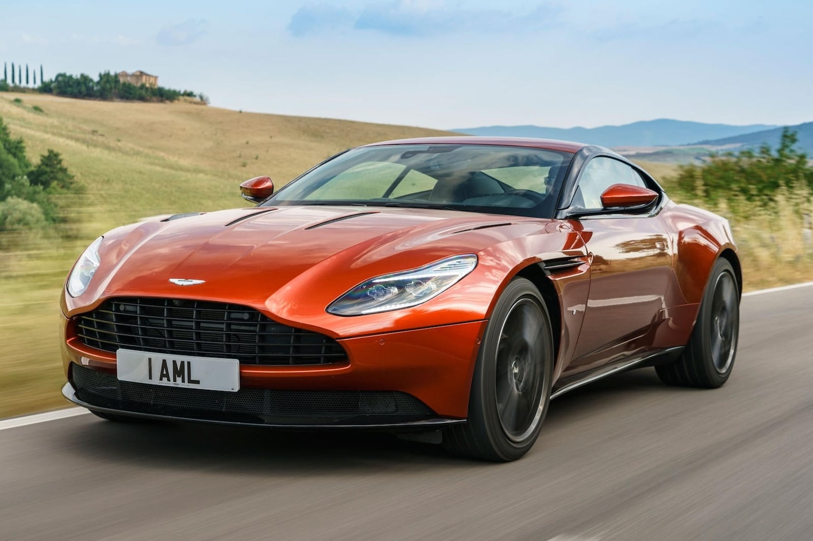 Aston Martin (10).jpg