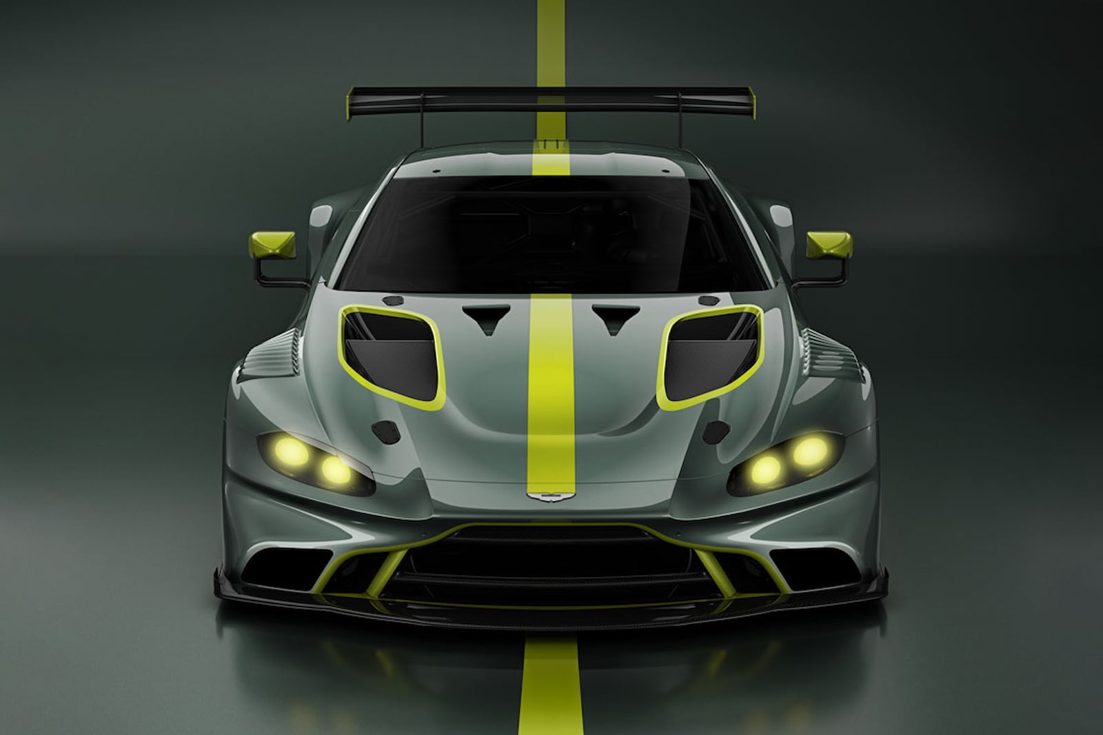Aston Martin (18).jpg