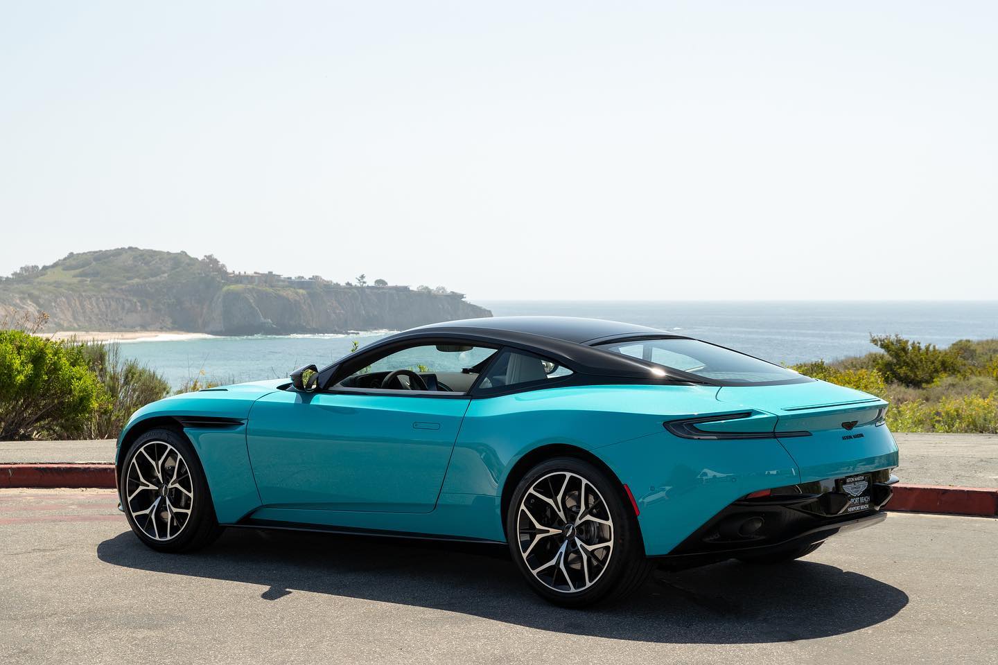 Aston Martin (8).jpg
