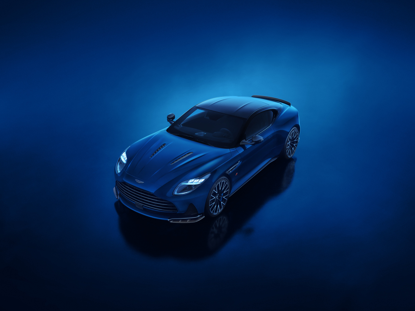 Aston Martin DB12 S-anh-.jpg