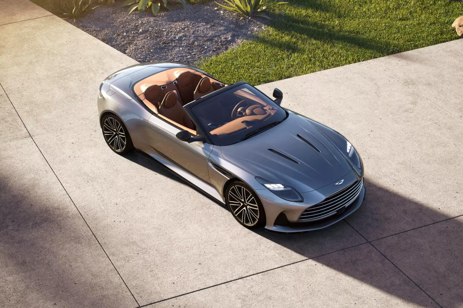 aston-martin-db12-volante-14.jpg