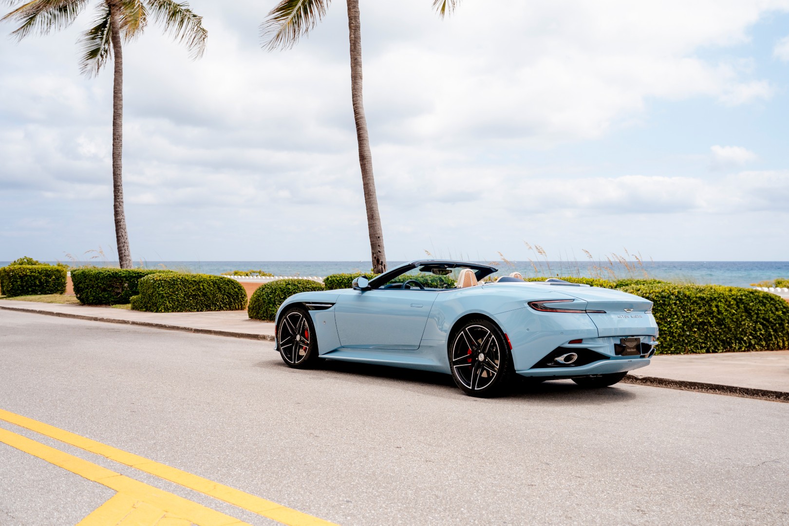 Aston Martin DB12 Volante - Palm Beach Edition 3 (Large).jpg