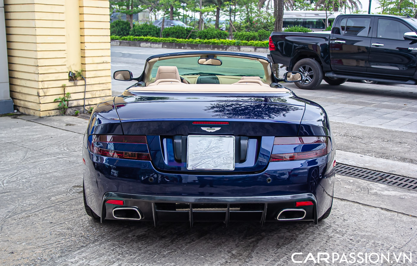 Aston Martin DB9 (12).JPG