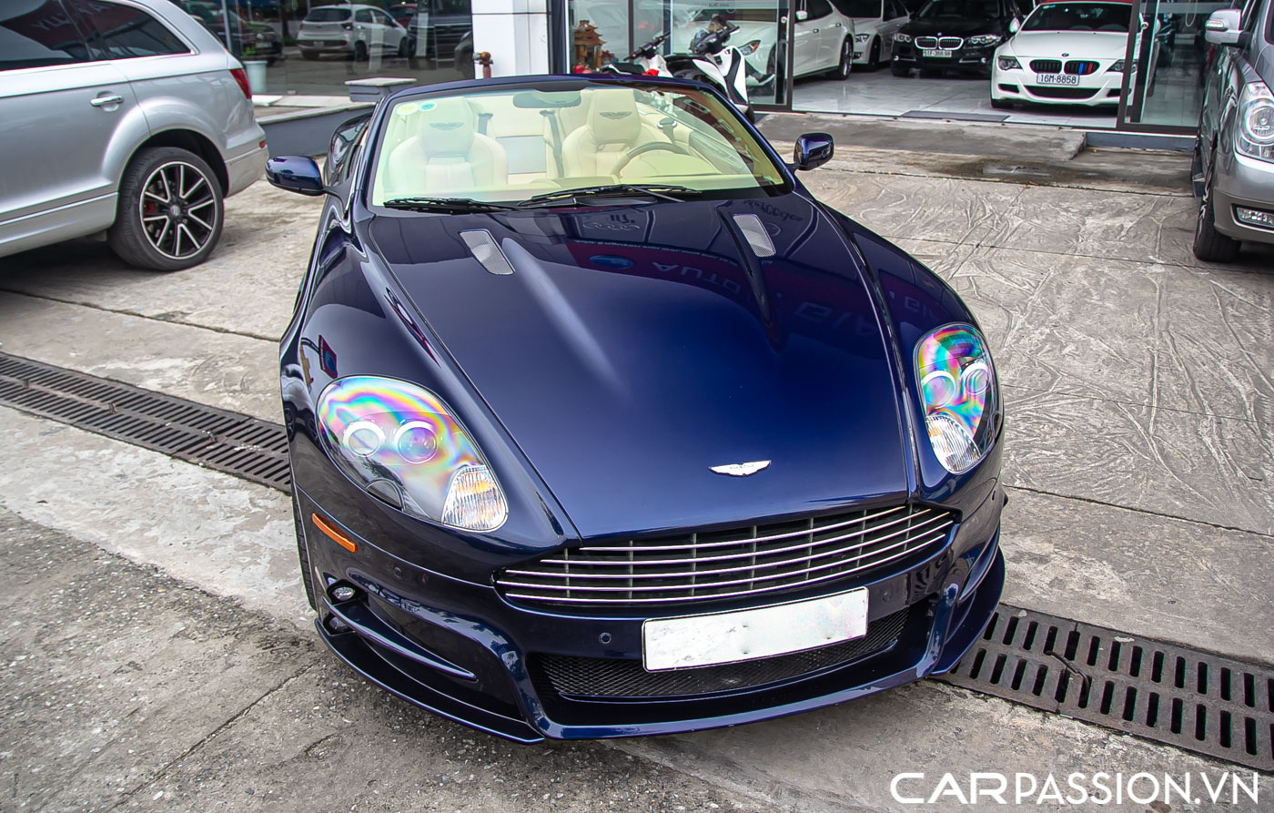 Aston Martin DB9 (66).JPG