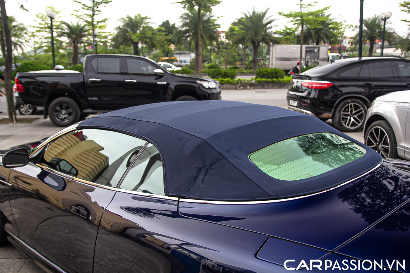 Aston Martin DB9 (93).JPG
