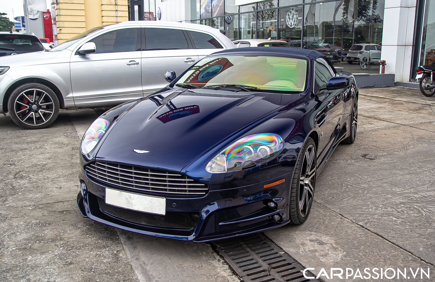 Aston Martin DB9 (96).JPG