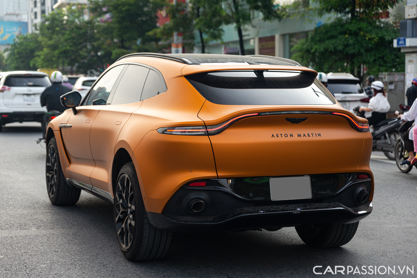Aston Martin DBX màu độc  (7).JPG
