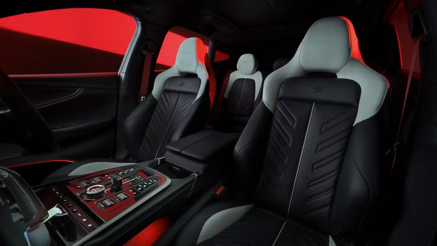 aston-martin-dbx-s_18.jpeg