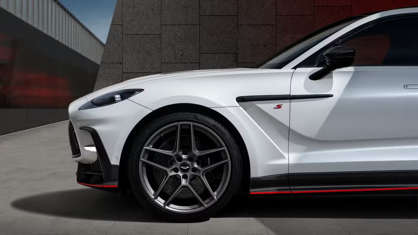 aston-martin-dbx-s_7-1.jpeg